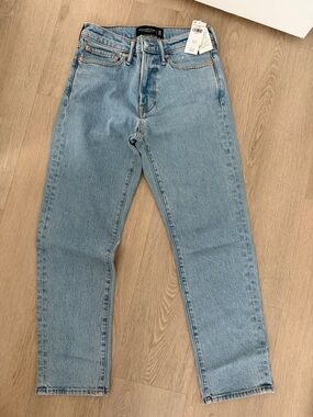 Men’s Light Blue Straight Leg Jeans